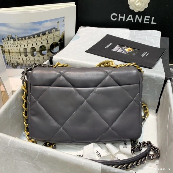 First Bag Ru 19 FLAP BAG CHANEL 0821